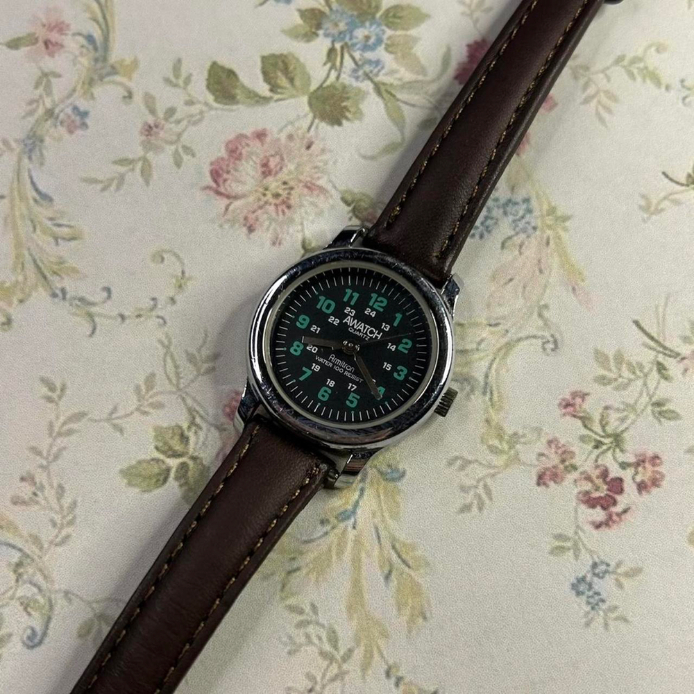 🐞Classic Dainty Leather Band Watch🐞